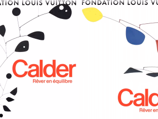 Manifesto ufficiale della mostra di Alexander Calder alla Fondazione Louis Vuitton con la scritta Rêver en équilibre